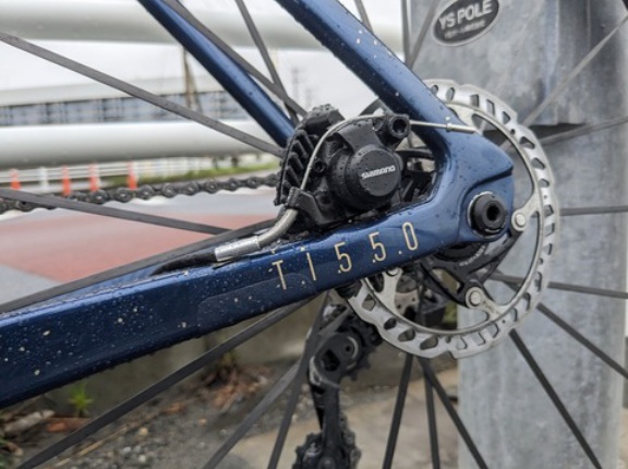 ディスクブレーキの鳴きはなぜ止まらないのか？原因と見分け方を解説