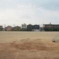 夏休みも終わりだ！岩船小学校のグラウンドの改修工事が終わってる