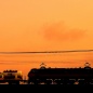 もうすぐ梅雨 = 夕暮れの貨物列車もしばらくおあずけ? =