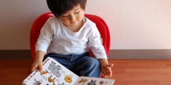 2歳3ヶ月なんだけど話せるのが「ないないばあ」や指差しして「あ！」くらい。確実に遅れてますよね…