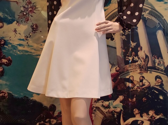 完売ニュース❗sale70%OFF❗️⭐️バロックエレガンスワンピ⭐️黒白ドット×オフ白、本日完売しました！