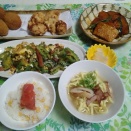 イカと南瓜の照り焼きとチーズ入りミートボールとゴ-ヤ-炒めでお昼ご飯。