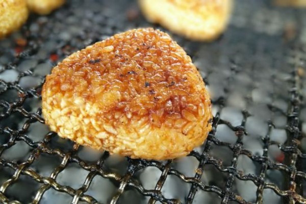 焼きおにぎりレシピ 焦げずに中までしっかり味がする簡単な作り方 そらぶろ