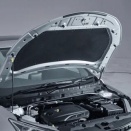 車のボンネットってなんで今でも鉄板なんや？