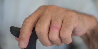 言う事を聞かない義母が足の骨を折った。→義母がこの家に住むのはもう無理と判断した私「施設を探します」→ギャーギャー泣き喚いてたけどもう知らん