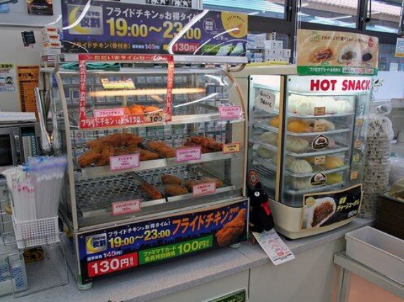 海外「まずはコンビニ飯で豪遊だ！」2回目以降の日本旅行で到着直後にやりたいことに対する海外の反応