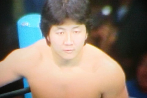 明るく、楽しく、時々胡散臭く… - 新日本(1983年) 明るく、楽しく、時々胡散臭く… - 新日本(1983年)