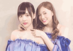 【画像】まいやんと美月の肩丸出しショットがけしからんｗｗｗｗｗあわわわわｗｗｗｗｗ