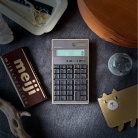 【PR】チョコが苦手な方にもオススメ♪ミズナラ香るジャパニーズウイスキーとオシャレamadanaの板チョコみたいな電卓
