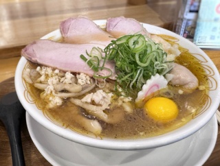 鶏の旨味が極まる『金の鶏中華』〜山形新庄　新旬屋 本店〜