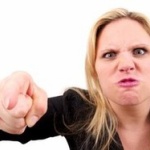 ご飯作り終わった後に夕飯要らないって連絡来てブチギレて皿割った…