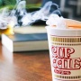 【欲しい】実物大「カップヌードル型加湿器」が公式に発売！！ずっとフタから湯気漏れてて気になるｗｗｗｗ