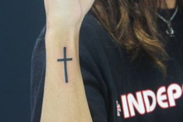 ワンポイントクロスtattooな日 栃木県鹿沼市 宇都宮市のドラゴンタトゥースタジオ Dragontattoostudio