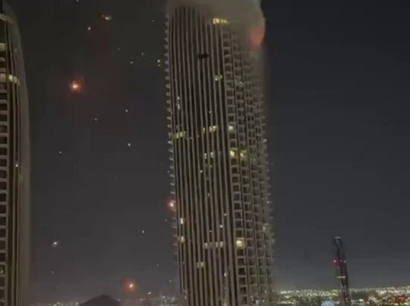 ドバイのランドマークのタワーまで攻撃！？フェイクかガチか