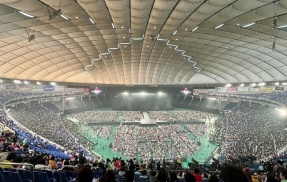 【悲報】FRUITS ZIPPER、東京ドームが暗幕と花道で動員数を水増しした可能性が浮上・・・