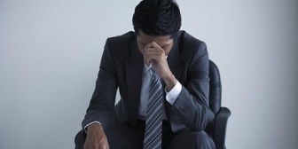 【復讐】意地悪、嘘つきだった同級生が数年後、うちの企業説明会に来ていた。中学の卒業年度が3年ずれて書かれていたので現場責任者へ通報してやった