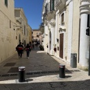 イタリア マテーラ　歩行者ゾーンの可動ボラード