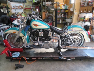 1992年式FLSTC スポットランプ交換！！！