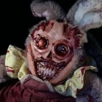 【画像】「ボロいぬいぐるみの中を開いたら、血まみれの人間の肺に似た内蔵ぽいパーツが出てきました」パシャッ　→　リアル過ぎてネット騒然！うわあああ(((( ；ﾟДﾟ)))