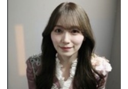 【速報】守屋麗奈さん、前屈みで「見えて」しまう・・・