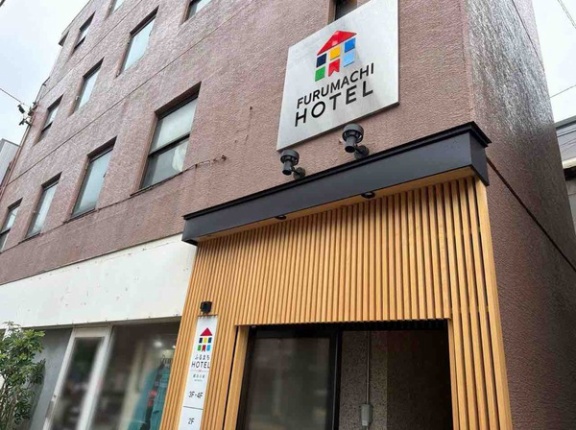 中央区東堀前通に『ふるまちHOTEL 鍛冶小路（KAJIKOJI）』なる宿泊施設がオープンするらしい。