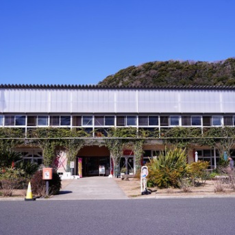 凄いアイデア！素敵な「道の駅 保田小学校」へ。