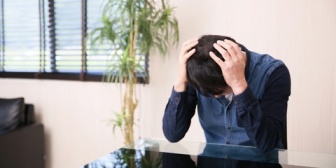 結婚して最初の9ヶ月は好きだったけど、相手が凄くつまらない人だと気づいてから冷めてしまった。死んだ方が楽だと思うようになった。