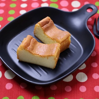 「ホットケーキミックスとはちみつで甘さ控えめ＆味わい深め」混ぜて焼くだけチーズケーキ☆フーディストノートにてレシピ記事公開のお知らせ