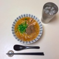 長袖の上着羽織ってる
