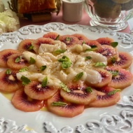 季節限定ルビーレッドキーウイとホタテのカルパッチョ