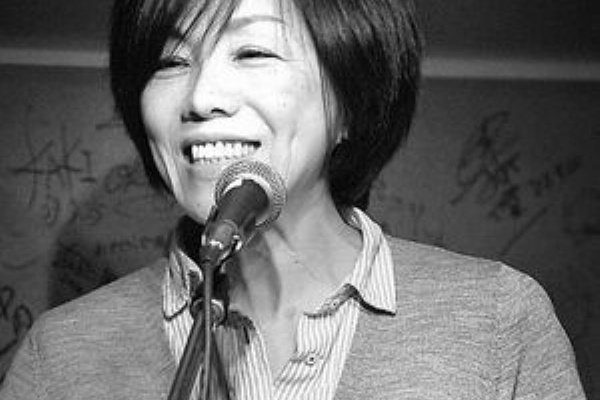 新 アコースティックギター生涯の1本 おけいさん こと四角佳子さんの5月6月のライブスケジュールです