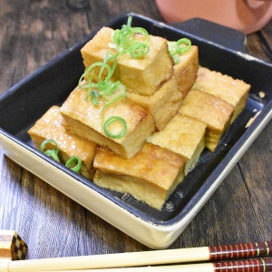味がしみしみ♪厚揚げのにんにく醤油煮