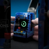 『レゴで作ったアーケードゲームみたいなアップル専用スタンド充電器がちょっと魅力的』の画像