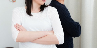 旦那に子ども産まれたし家計統一しようと言っても話が進まない。生活費全部育休中の私から…