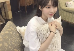 たまらん・・・井上小百合、恥じらう彼女感が・・・(・∀・)ｲｲ!!