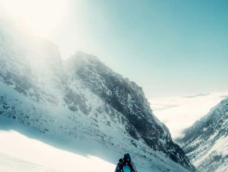 山開き前の登山は禁止のはずだけど、雪山登山ってなんでやっていいの？