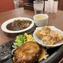 福山駅前でこのコスパは嬉しい日替わりランチです。「トマト＆オニオン　福山天満屋店」