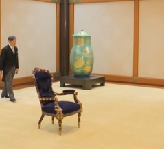 巨大な壺と高市首相の衣装が話題 | 皇居で認証式（第2次高市改造内閣）