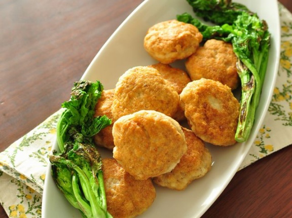 【豚とじゃがいもの塩煮】のレシピを紹介していただきました！＆一昨日の晩ごはんは試作していたナゲットとかまぼこのピカタ