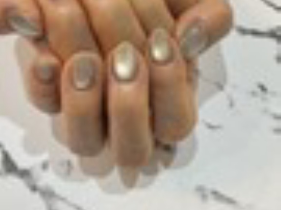 ビー玉みたい♡ とろとろフラッシュマググリーンの艶つやワンカラーネイル💚