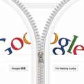 Googleのトップページにファスナー  しかも開く