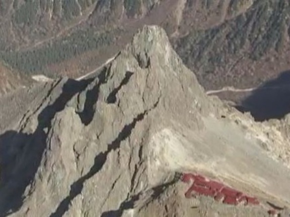 ツアー客「ツアーの添乗員(70代)が倒れた」北アルプス槍ヶ岳に向かう登山道