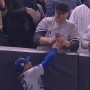 【MLB】ドジャースVSヤンキースで、ヤンキースファンが一生出禁レベルの行動をしてしまう… 流石にこれはアカンやろ…