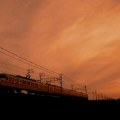 夕焼けと 117系