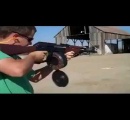 「銃は反動凄いから下手したら肩抜ける」←これが嘘だった件