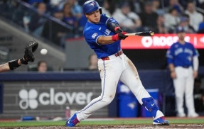 【悲報】岡本和真、14打席無安打でOPS.616