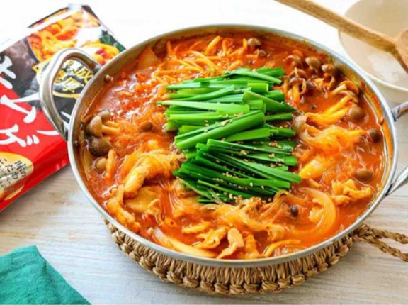 《モランボン連載》春雨入りキムチチゲ【#韓食レシピ #簡単レシピ #時短 #節約 # 韓国料理 】