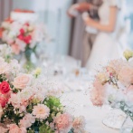 式場の運営会社「とあるカップルが結婚式の約1年前に予約をキャンセルした！キャンセル料払え！」 地裁「は？180日以上前なら、再販売できるだろ。棄却な」
