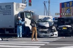 千葉県でトラックや乗用車など6台が絡む事故発生　乗用車は押し潰され原型とどめず　1人死亡