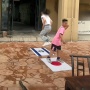 【動画あり】中国で地面の”日本国旗”を子どもが踏みつける映像がSNSで拡散 →流石の中国人もドン引き・・・
